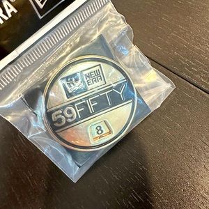 New Era Spinning/ Rotating Pin Color Gold